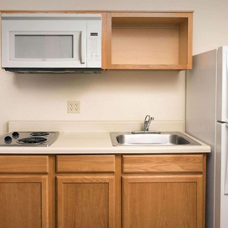 Woodspring Suites Midland Extérieur photo