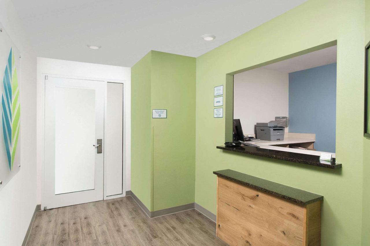 Woodspring Suites Midland Extérieur photo