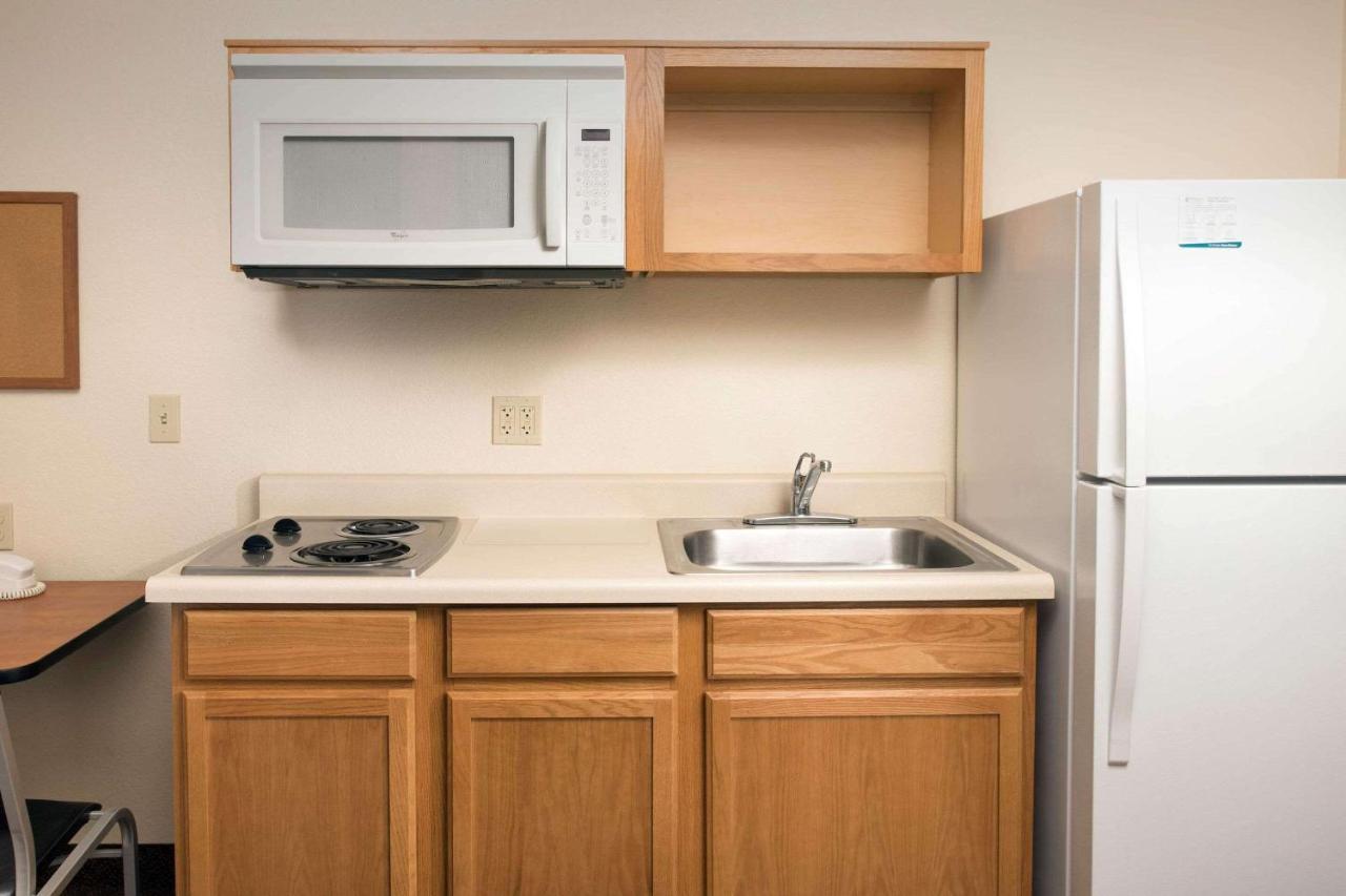 Woodspring Suites Midland Extérieur photo