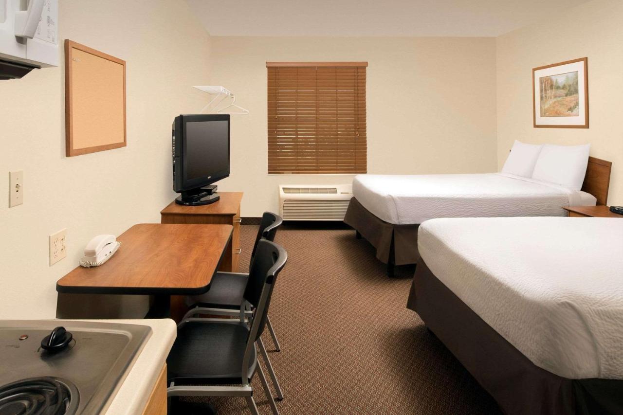 Woodspring Suites Midland Extérieur photo