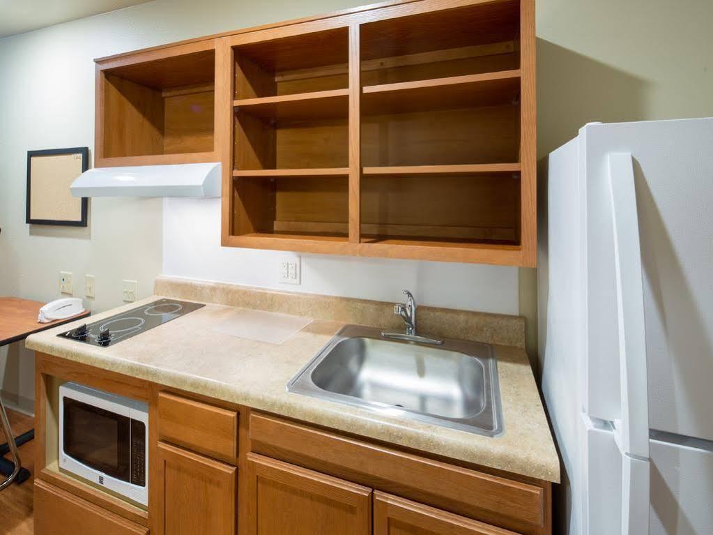 Woodspring Suites Midland Extérieur photo