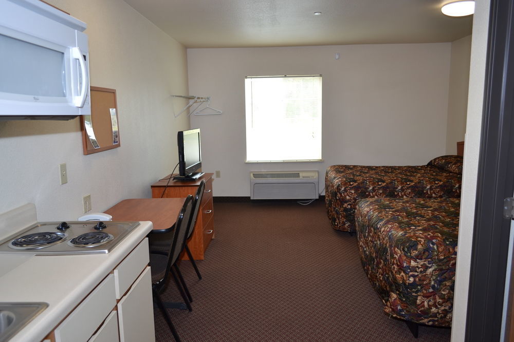 Woodspring Suites Midland Extérieur photo