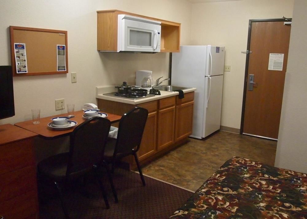 Woodspring Suites Midland Extérieur photo