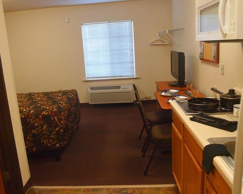Woodspring Suites Midland Extérieur photo