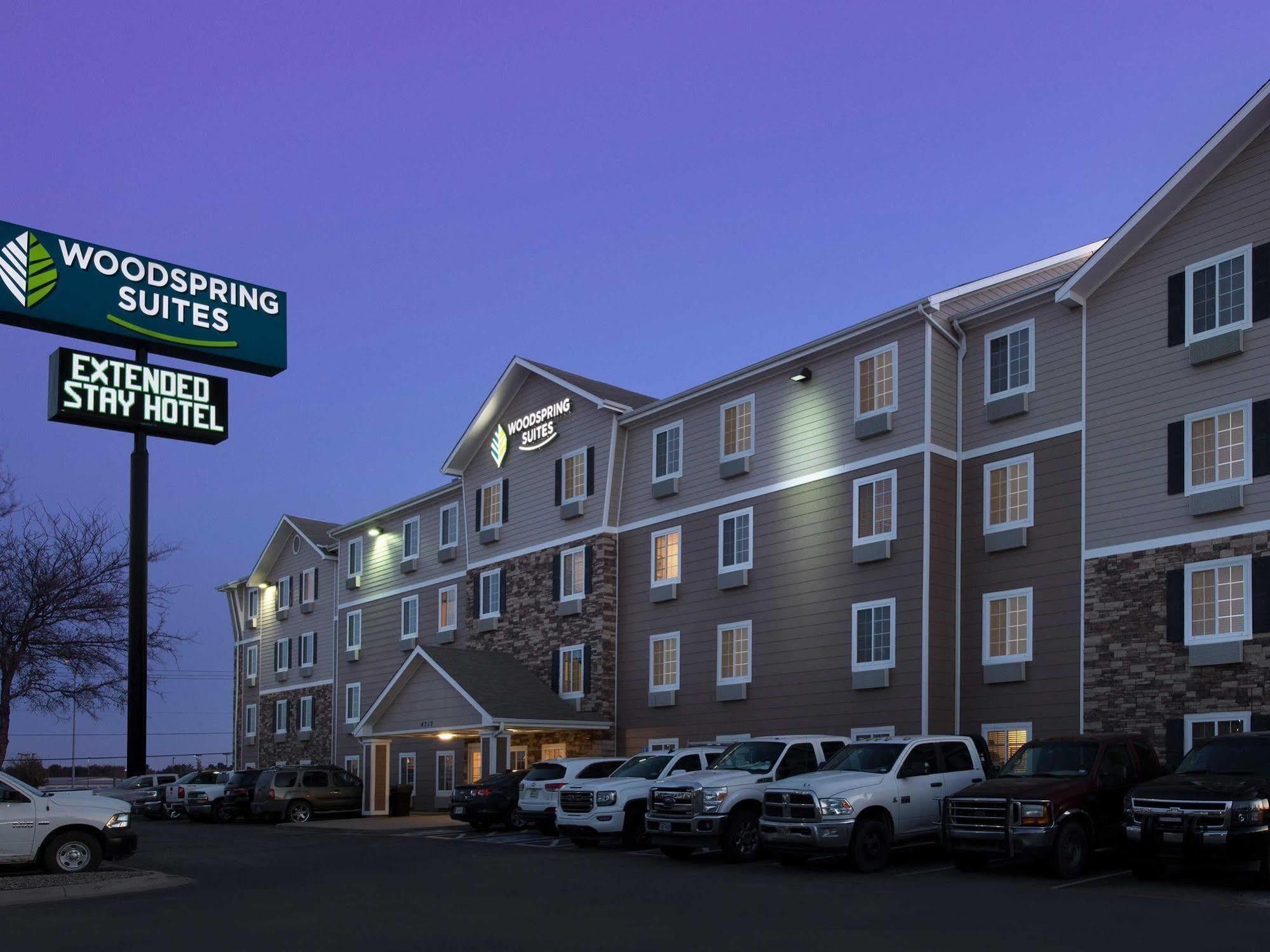 Woodspring Suites Midland Extérieur photo