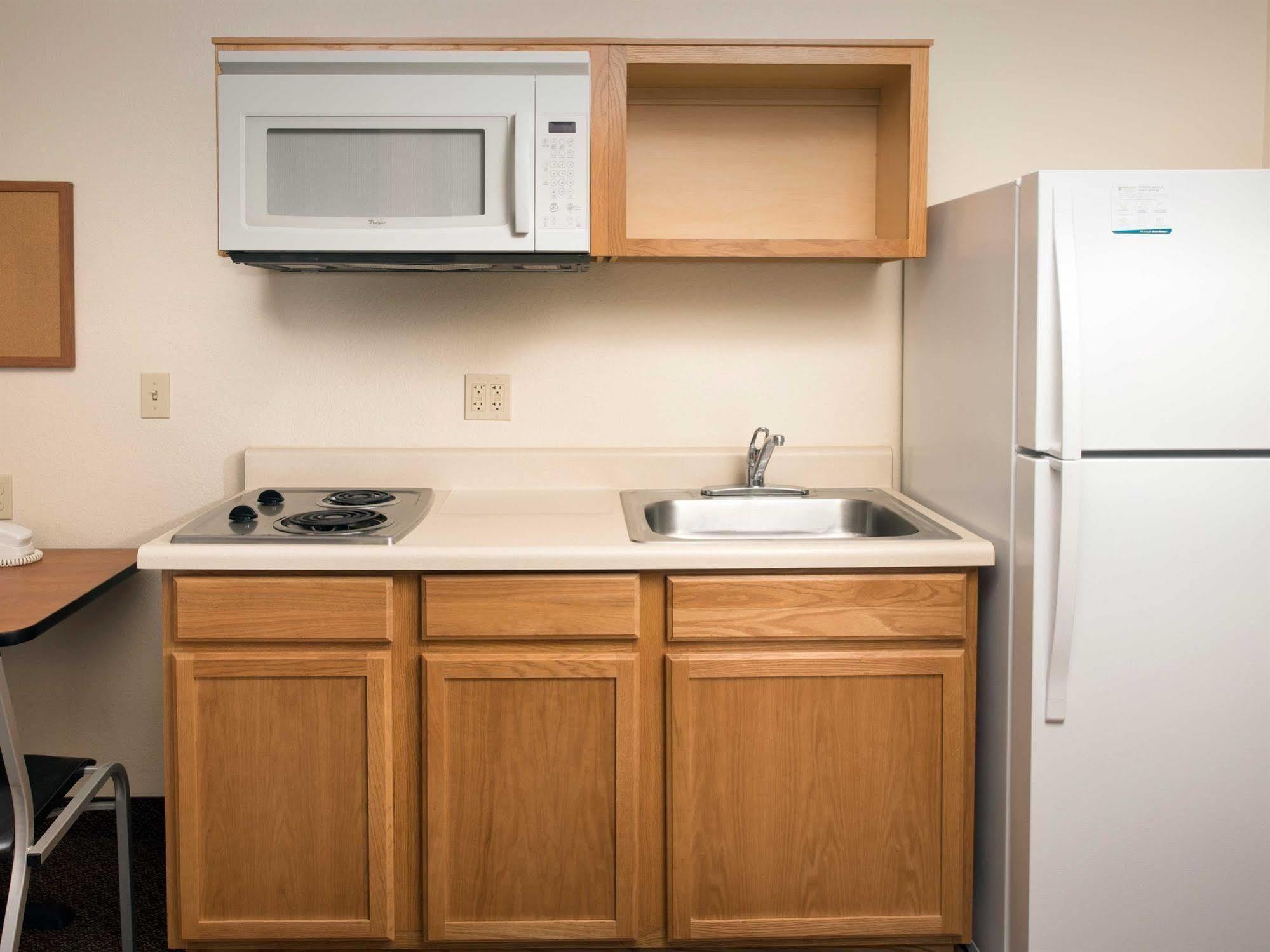 Woodspring Suites Midland Extérieur photo