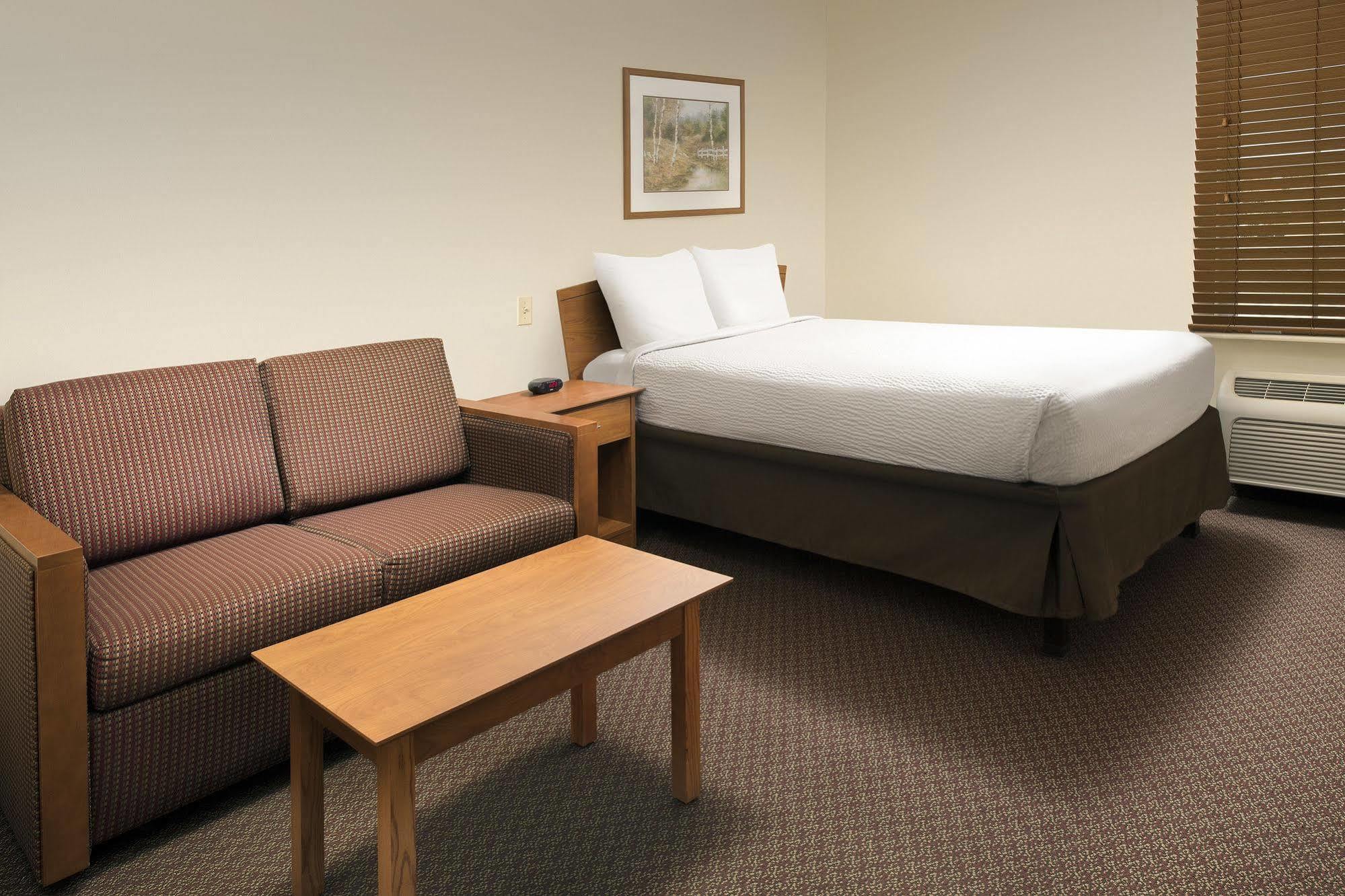 Woodspring Suites Midland Extérieur photo
