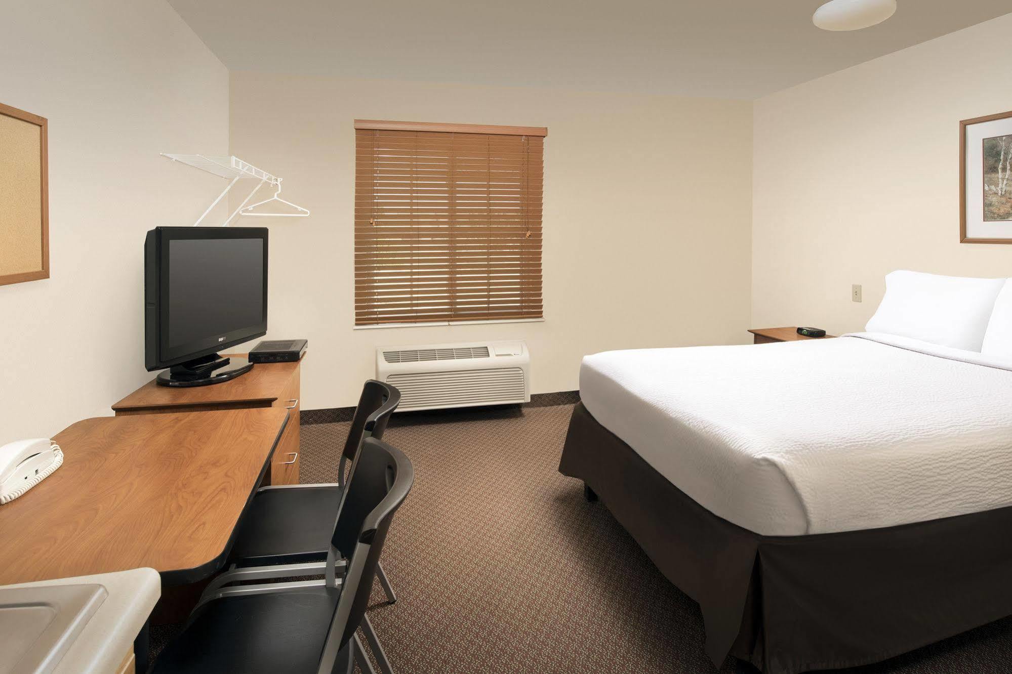Woodspring Suites Midland Extérieur photo