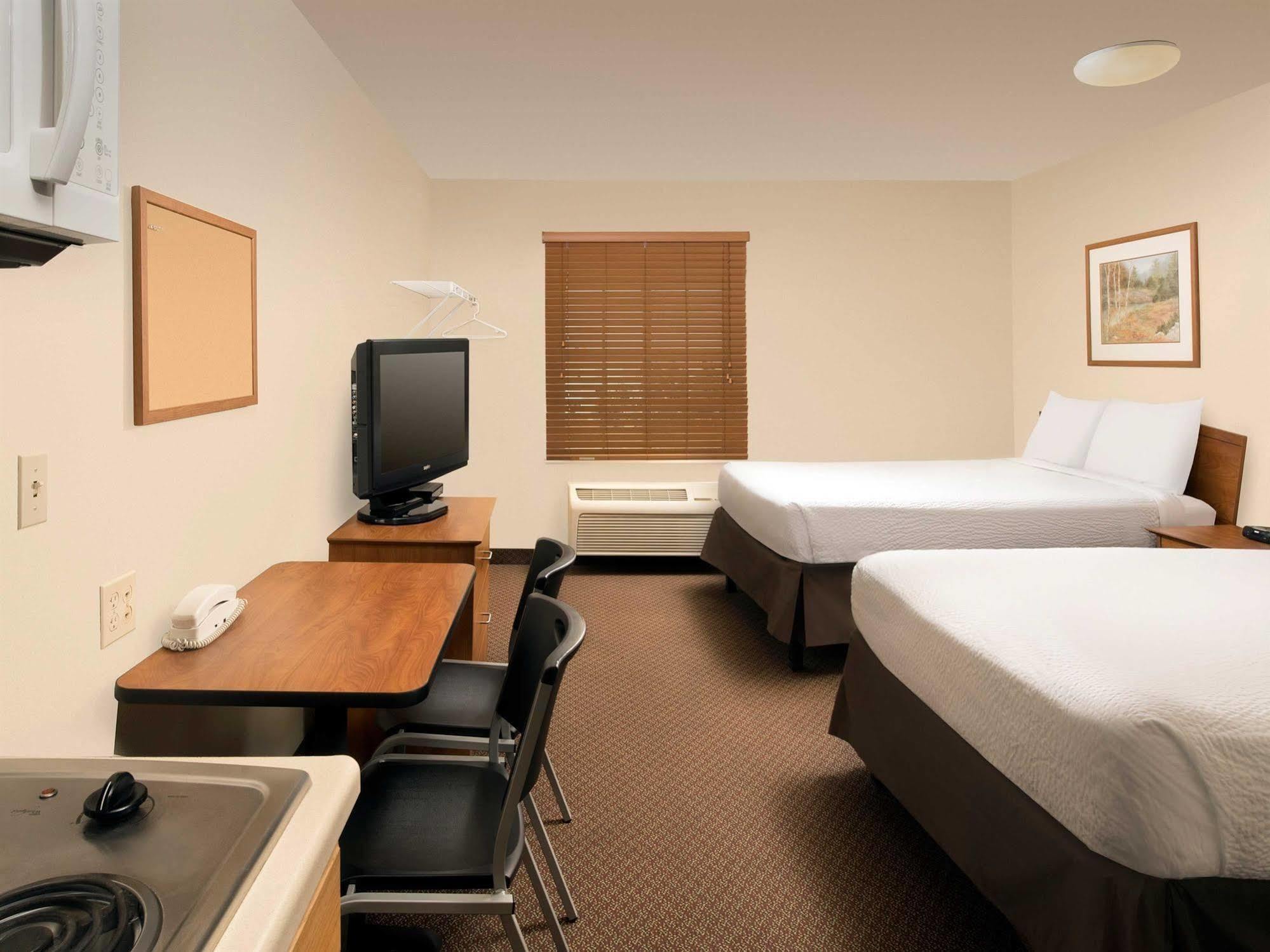 Woodspring Suites Midland Extérieur photo