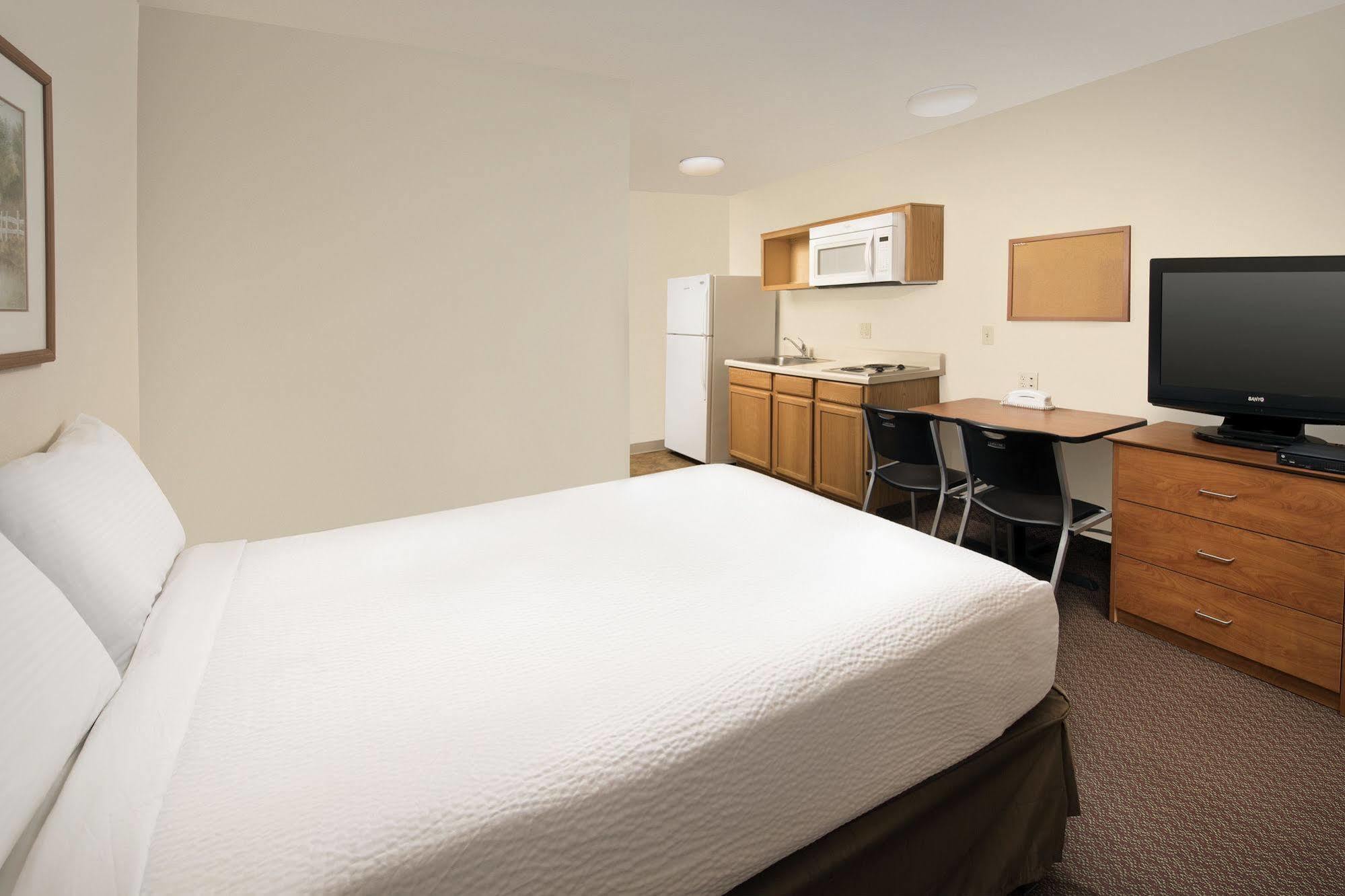 Woodspring Suites Midland Extérieur photo