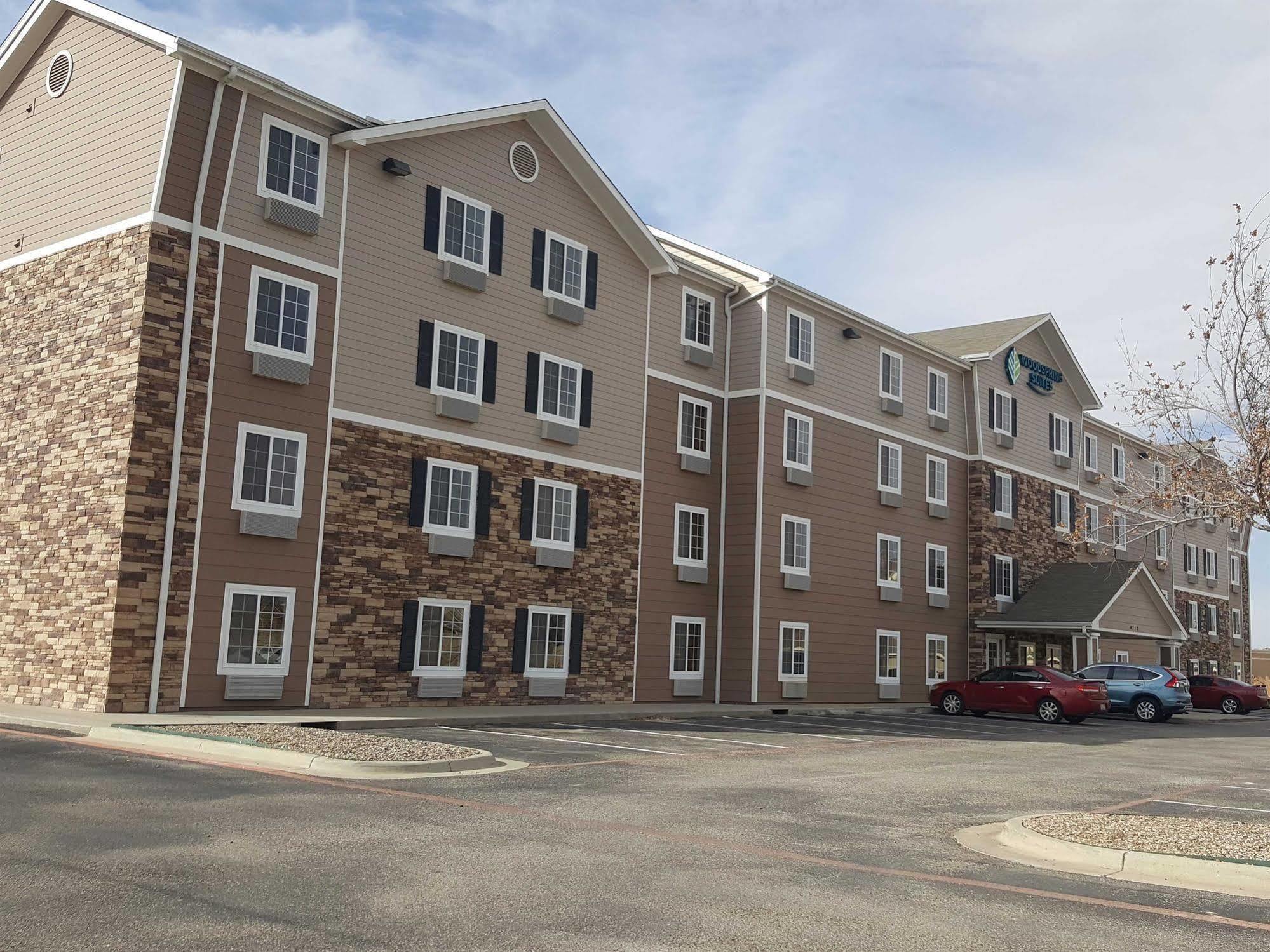 Woodspring Suites Midland Extérieur photo